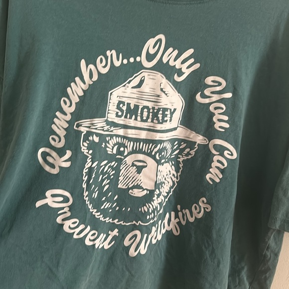 Smokey The Bear “Only you can prevent wildfires” blue crop top Size women’s xl - Picture 2 of 4